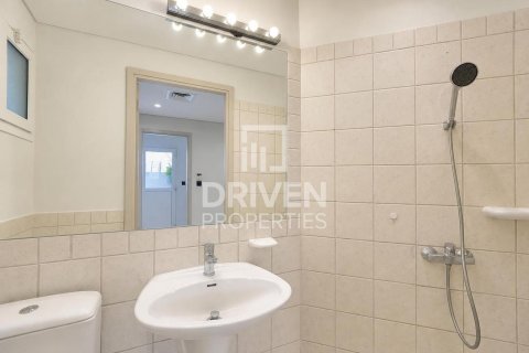 Villa in Meadows, Dubai 3 bedrooms, 560.39 sq.m. № 138849 - photo 16