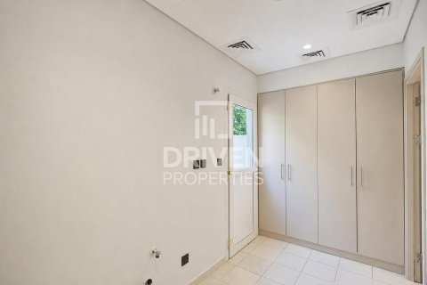 Villa in Meadows, Dubai 3 bedrooms, 560.39 sq.m. № 138849 - photo 8
