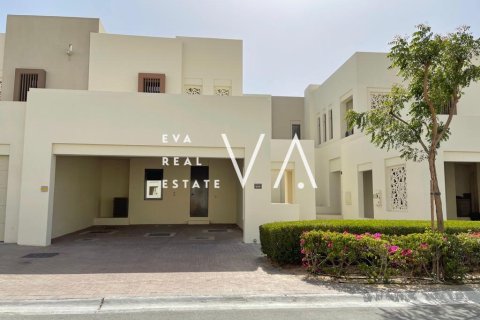 Villa in Dubai 3 bedrooms, 245.2 sq.m. № 52862