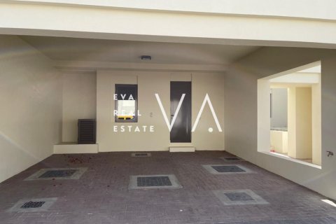 Villa à Dubai, 3 chambres, 245.2 m², № 52862 - photo 2