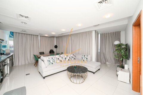 Apartment in Dubai Marina, Dubai 3 bedrooms, 155 sq.m. № 118943 - photo 2