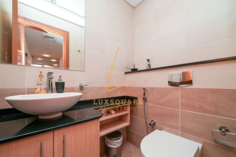 Apartment in Dubai Marina, Dubai 3 bedrooms, 155 sq.m. № 118943 - photo 16