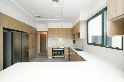 Villa in Murooj Al Furjan, Al Furjan, Dubai 4 bedrooms, 564 sq.m. № 118944 - photo 11