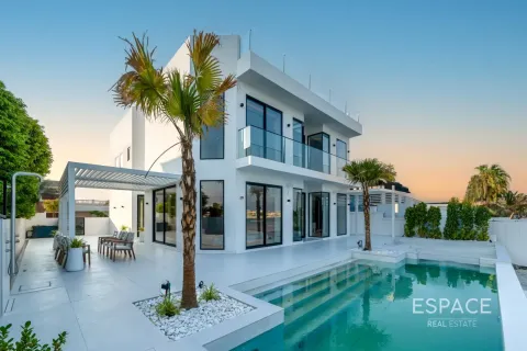 Villa en Palm Jumeirah, Dubai, 4 dormitorios, 550 m², № 61492