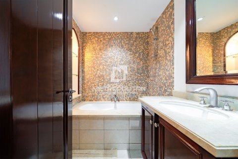 Apartamento en Yansoon, Old Town, Dubai, 2 dormitorios, 141 m², № 73979 - foto 25