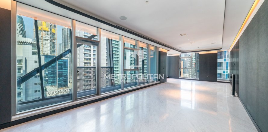 Apartment in Business Bay, Dubai 2 bedrooms, 195 sq.m. № 73978
