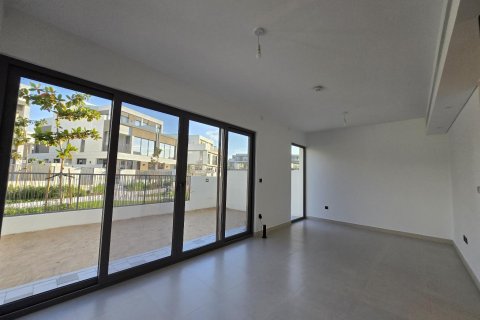 Villa in Aura, Tilal Al Ghaf, Dubai 4 bedrooms, 220 sq.m. № 39152 - photo 14
