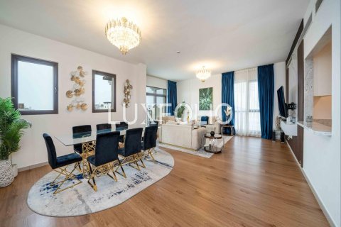 Квартира в Madinat Jumeirah Living, Умм-Сукейм, Дубай, 3 спальни, 230м², № 46272