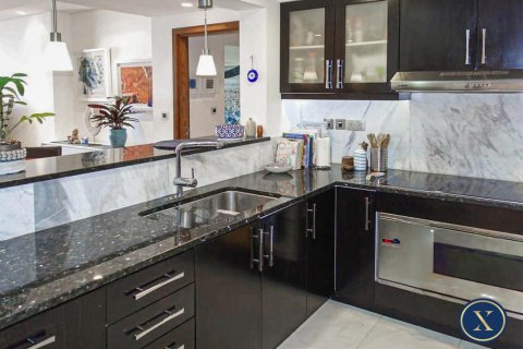 Снять в аренду квартиру в Marina Residences, Пальма Джумейра, Дубай: 2 спальни, 189м², № 46270 - фото 3