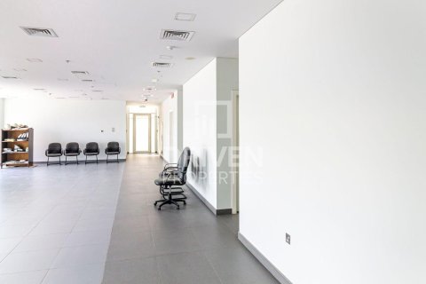 Entrepôt à Jebel Ali, Dubai, 8588.89 m², № 130094