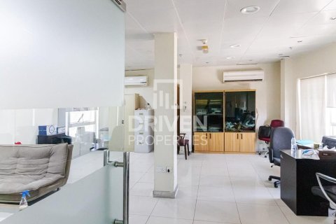 Entrepôt à Jebel Ali, Dubai, 9754.82 m², № 130093