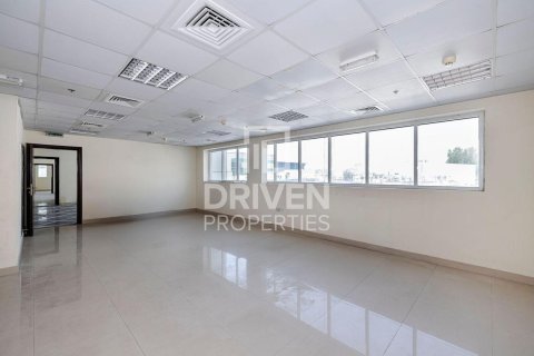 Купить производственное помещение в Джабаль-Али, Дубай: 15433.33м², № 130092 - фото 9
