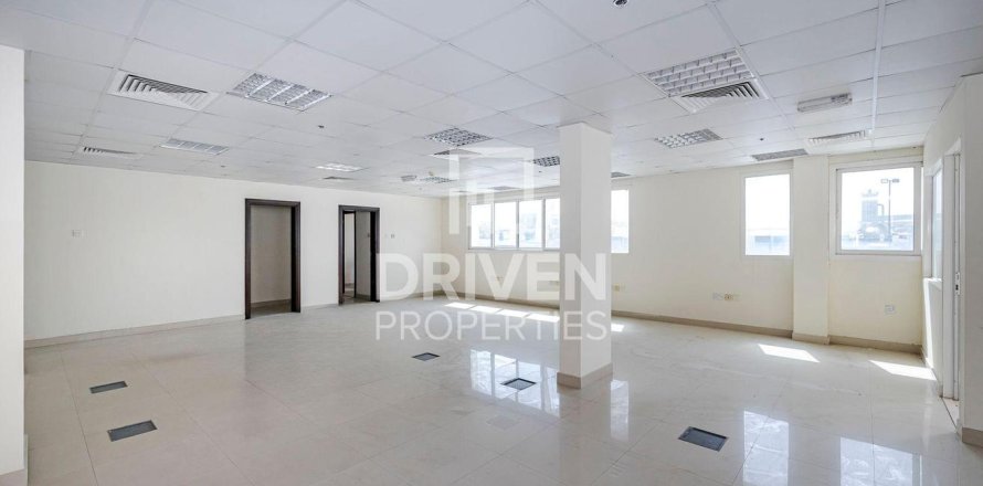 Производственное помещение в Джабаль-Али, Дубай, 15433.3м², № 130092