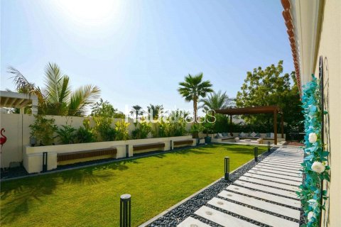 Villa en The Lakes, Dubai, 4 dormitorios, 553 m², № 44076