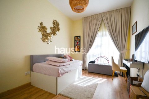 Villa in The Lakes, Dubai 4 bedrooms, 553 sq.m. № 44076 - photo 11