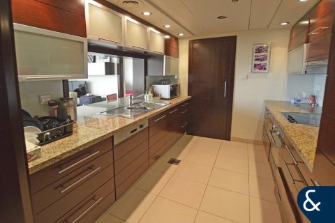 Apartment in BURJ VIEWS in Downtown Dubai (Downtown Burj Dubai), Dubai 1 bedroom, 73 sq.m. № 79323 - photo 3