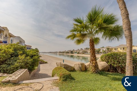 Villa in Canal Cove Villas, Palm Jumeirah, Dubai 3 bedrooms, 353 sq.m. № 88523