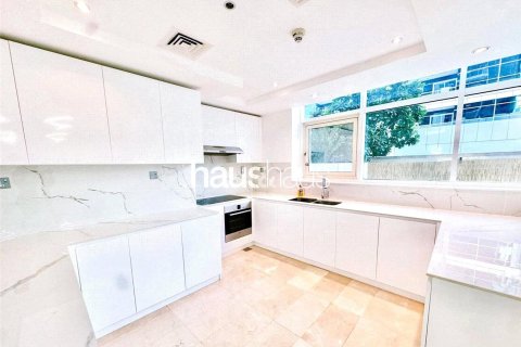 Apartment in Dubai Marina, Dubai 3 bedrooms, 275 sq.m. № 43528 - photo 10