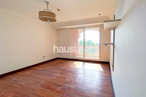 Apartment in Palm Jumeirah, Dubai 2 bedrooms, 163 sq.m. № 43853 - photo 9