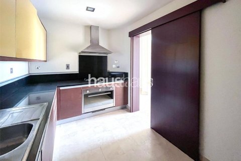 Apartment in Palm Jumeirah, Dubai 2 bedrooms, 163 sq.m. № 43853 - photo 12