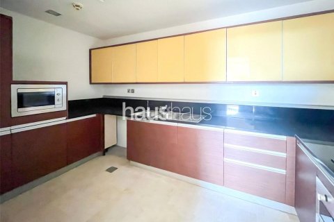 Apartment in Palm Jumeirah, Dubai 2 bedrooms, 163 sq.m. № 43853 - photo 4