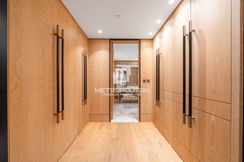 Apartment in DIFC, Dubai 2 bedrooms, 195 sq.m. № 73838 - photo 16