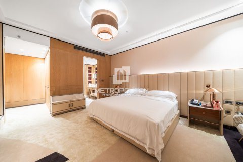 Apartment in DIFC, Dubai 2 bedrooms, 195 sq.m. № 73838 - photo 20