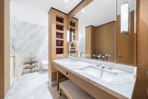 Apartment in DIFC, Dubai 2 bedrooms, 195 sq.m. № 73838 - photo 24