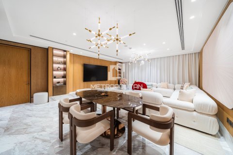 Apartment in DIFC, Dubai 2 bedrooms, 195 sq.m. № 73838 - photo 13