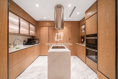 Apartment in DIFC, Dubai 2 bedrooms, 195 sq.m. № 73838 - photo 12