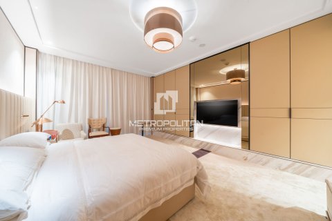Apartment in DIFC, Dubai 2 bedrooms, 195 sq.m. № 73838 - photo 23