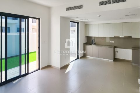 Adosado en EMAAR South, Dubai South (Dubai World Central), Dubai, 4 dormitorios, 253 m², № 73837 - foto 2
