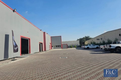 Entrepôt à Al Quoz Industrial Area, Al Quoz, Dubai, 3716 m², № 103751 - photo 6