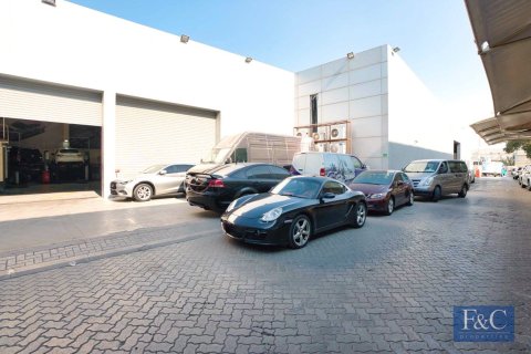 Almacén en Al Quoz Industrial Area, Al Quoz, Dubai, 3577 m², № 103752 - foto 4