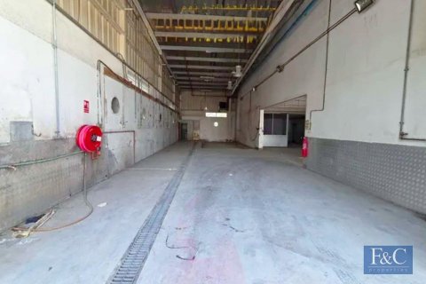 Almacén en Al Quoz Industrial Area, Al Quoz, Dubai, 3577 m², № 103752 - foto 7