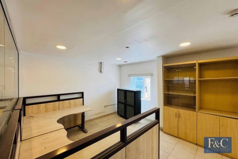 Entrepôt à Al Quoz Industrial Area, Al Quoz, Dubai, 557 m², № 103762 - photo 13