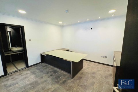 Entrepôt à Al Quoz Industrial Area, Al Quoz, Dubai, 557 m², № 103762 - photo 5