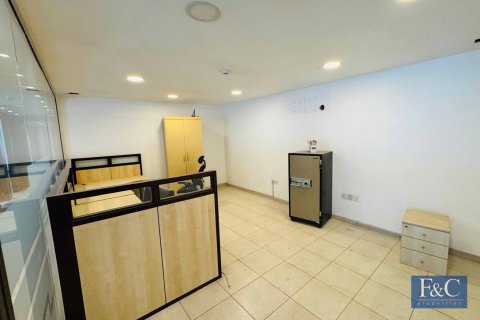 Entrepôt à Al Quoz Industrial Area, Al Quoz, Dubai, 557 m², № 103762 - photo 2