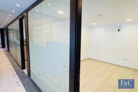 Entrepôt à Al Quoz Industrial Area, Al Quoz, Dubai, 557 m², № 103762 - photo 7