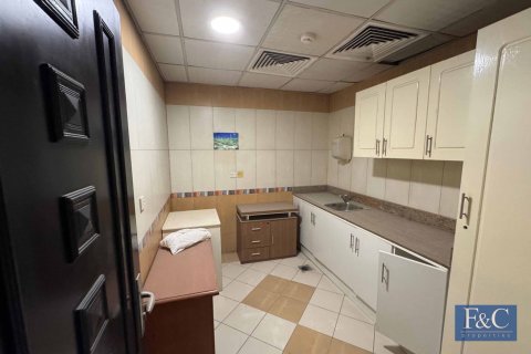 Entrepôt à Al Quoz Industrial Area, Al Quoz, Dubai, 557 m², № 103762 - photo 10