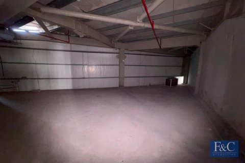 Entrepôt à Al Qusais Industrial Area, Al Qusais, Dubai, 2415 m², № 103754 - photo 2