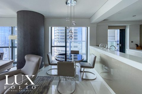 Снять в аренду квартиру в DAMAC Towers by Paramount, Бизнес-Бэй, Дубай: 2 спальни, 141м², № 46406 - фото 2