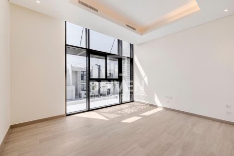 Villa in District One, Mohammed Bin Rashid City, Dubai 6 bedrooms, 900.04 sq.m. № 135777 - photo 3