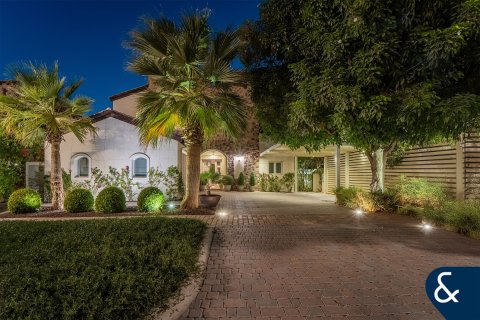Villa in Sienna Lakes, Jumeirah Golf Estates, Dubai 4 bedrooms, 614 sq.m. № 76016 - photo 5
