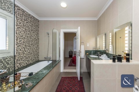 Villa in Sienna Lakes, Jumeirah Golf Estates, Dubai 4 bedrooms, 614 sq.m. № 76016 - photo 22