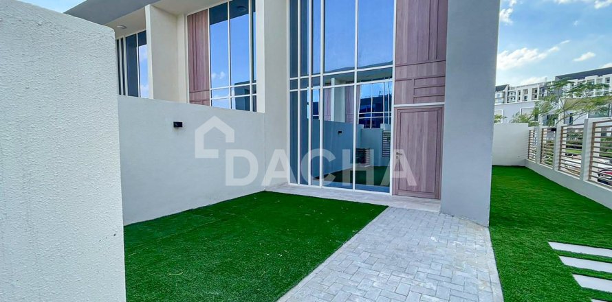 Adosado en Dubai Land, Dubai, 1 dormitorio, 103 m², № 135278