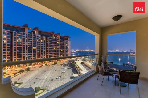 Apartment in Palm Jumeirah, Dubai 2 bedrooms, 155.2 sq.m. № 111428