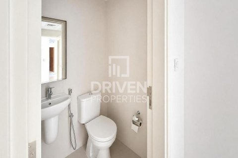 Apartamento en Umm Suqeim 3, Umm Suqeim, Dubai, 2 dormitorios, 121.7 m², № 134245 - foto 2
