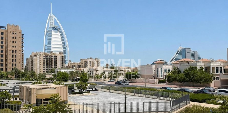 Apartamento en Umm Suqeim 3, Umm Suqeim, Dubai, 2 dormitorios, 121.7 m², № 134245