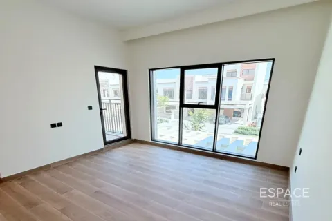 Townhouse in Damac Lagoons, Dubai 4 bedrooms, 212 sq.m. № 122320